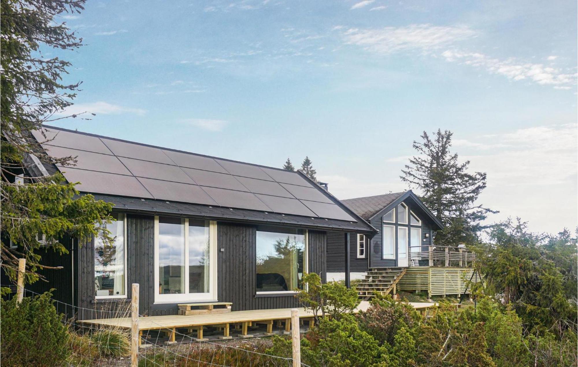 Amazing Home In Sjusjoen With Kitchen Exterior foto