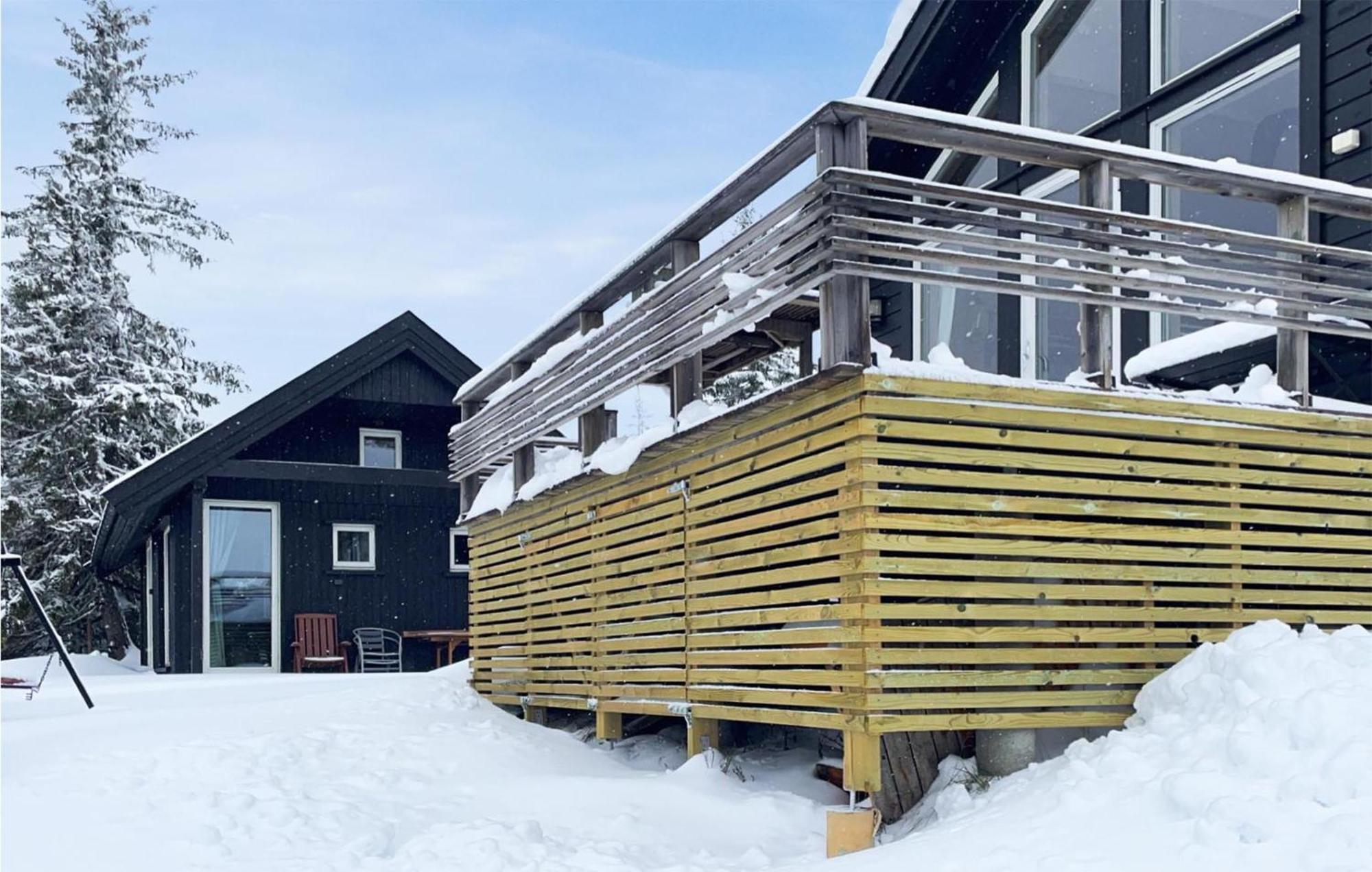 Amazing Home In Sjusjoen With Kitchen Exterior foto